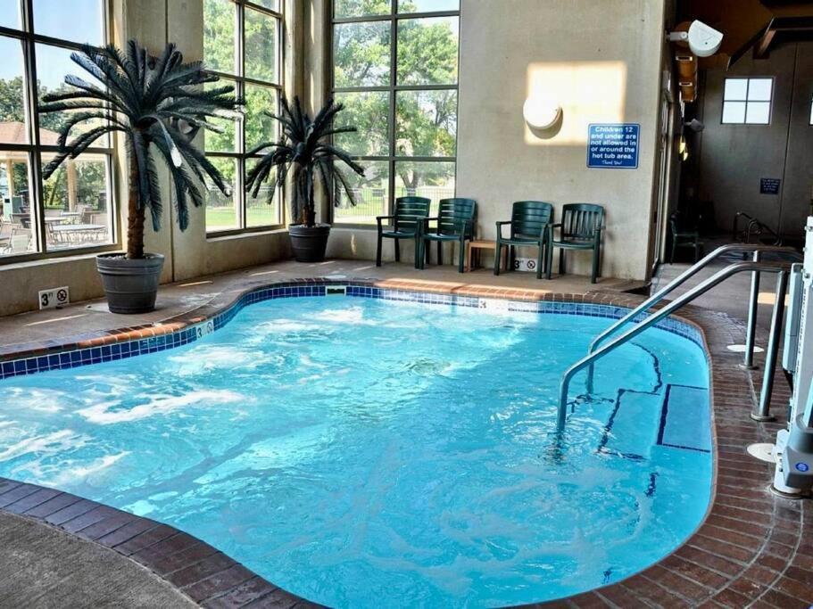 Boho Bungalow On The Pond W/ Hot Tub Arnolds Park Esterno foto